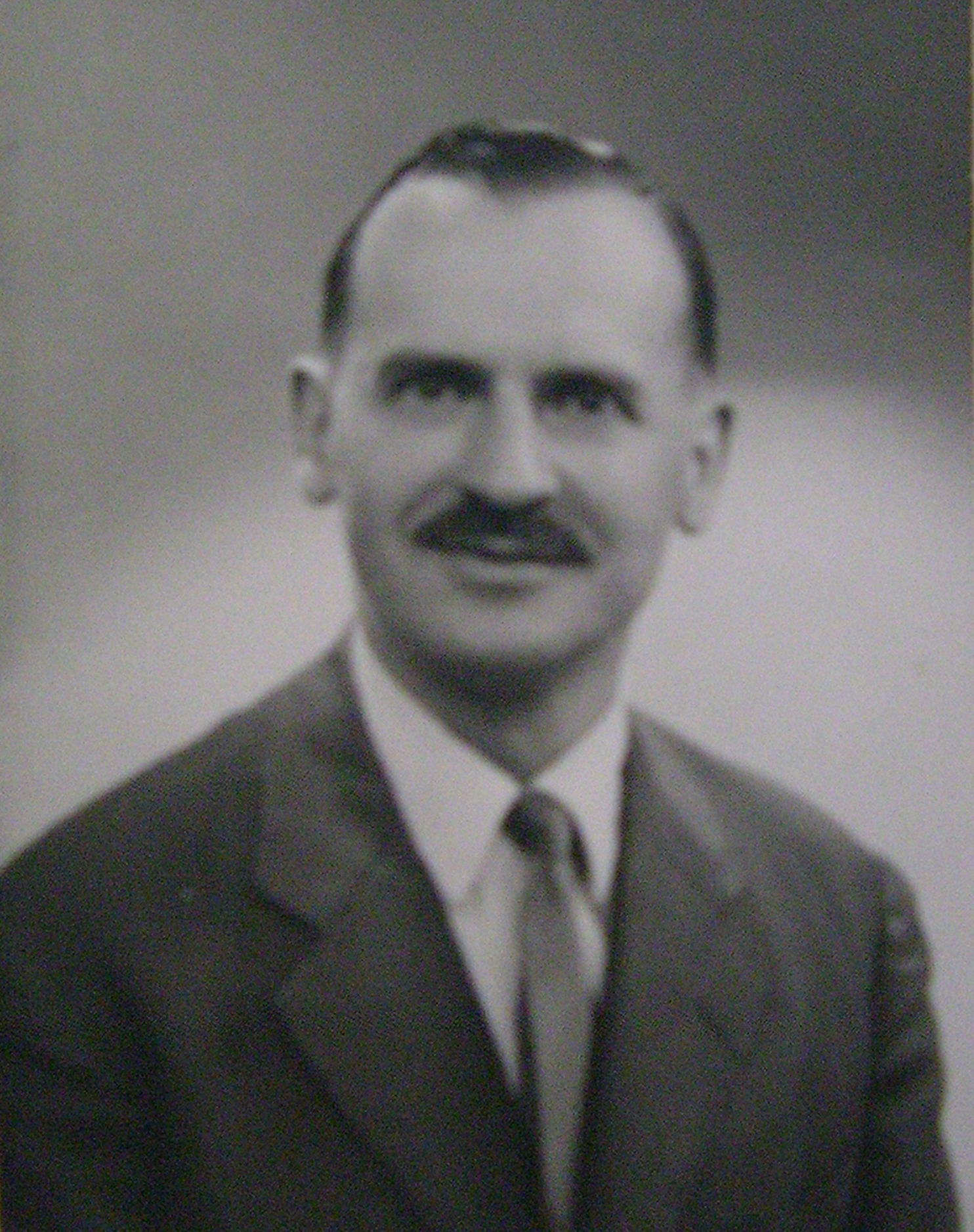 Roger MINISCLOU.jpg